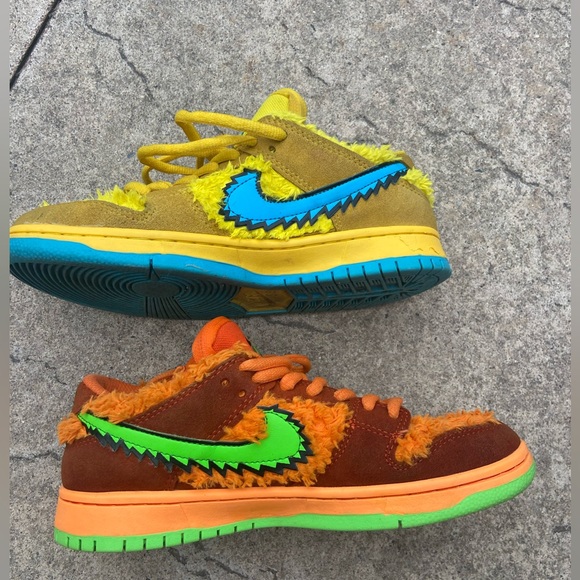 Grateful Dead Nike SB Dunk Mens Size 8 Fuzzy Sneakers